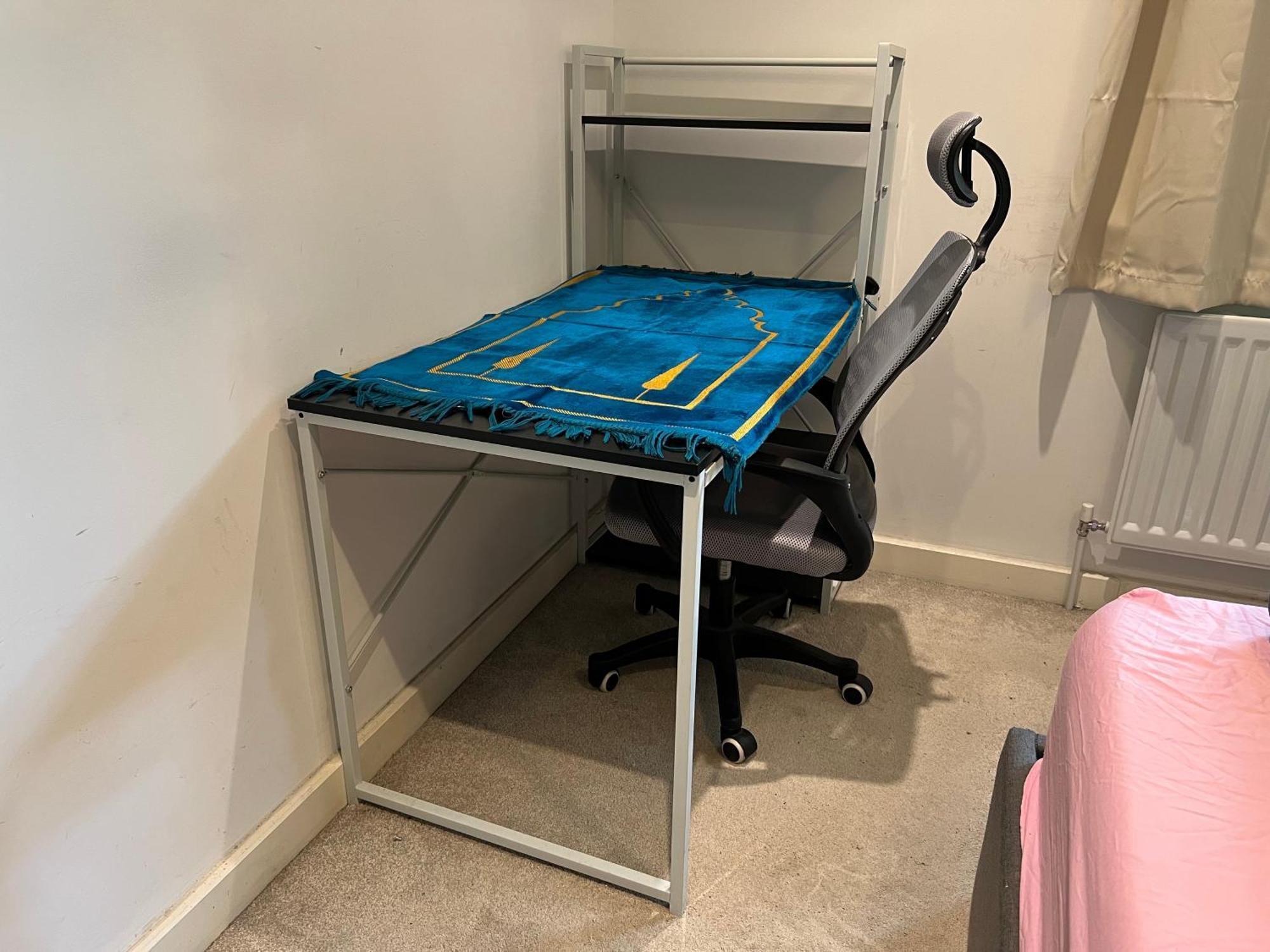 London Holiday Home Newly Refurbished - Entire 4 Bedroom Private House With Kitchen, Living Room & Private Garden - 1 Cape House London, Within 30 Mins From Central London, London Bridge & Canary Wharf 외부 사진